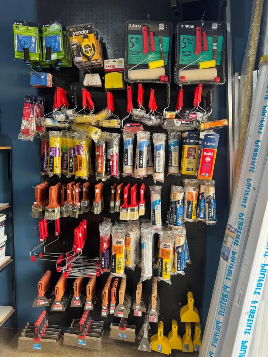 Rolos, pincéis e acessórios para pintura